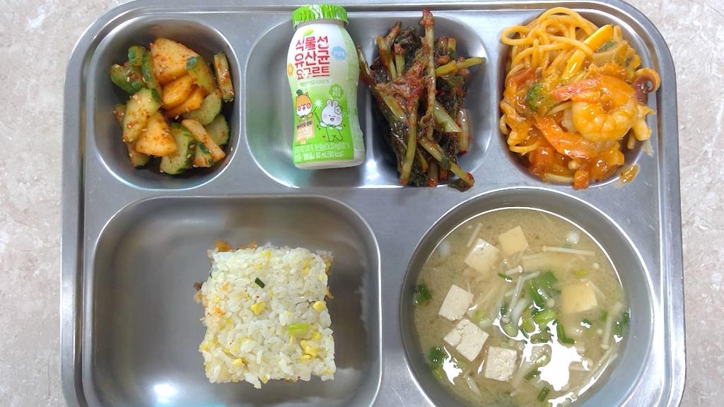 2026.7.14.불고기밥버거,대게살로제크림파스타,팽이버섯미소된장국,오이사과무침,열무김치(자율),식물성유산균야쿠르트